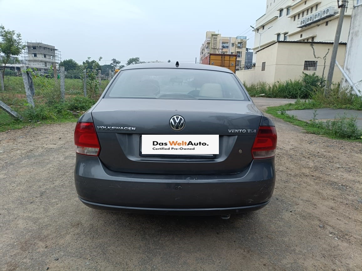 Volkswagen Vento(2015-2019) Highline Petrol